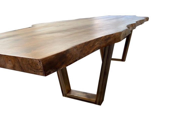 Table Intarsia en noyer centenaire avec bords live edge