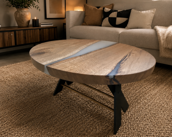 Table d’appoint Aloma en chêne massif et résine époxy blanc laiteux