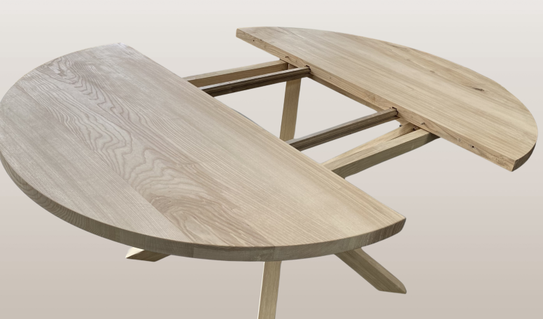 Table à manger conviviale Extensia dans un intérieur contemporain
